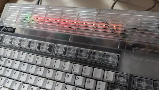 Amiga 1200 LED-R�ckblende + WLED-Controller in Aktion