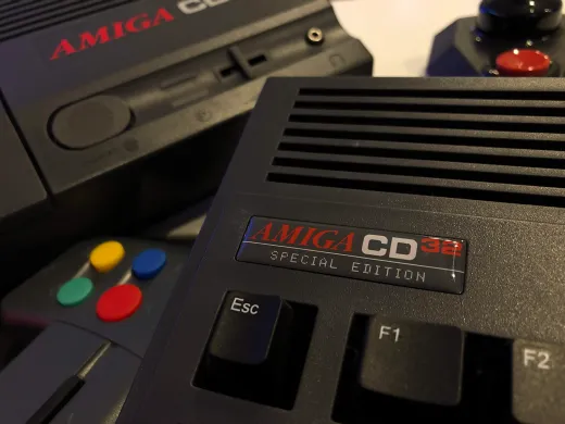 Amiga CD32 Special Edition - Vergleich mit CD32