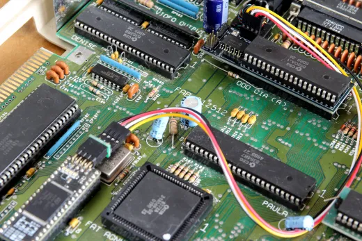 Langley 500 im Amiga 500 eingebaut